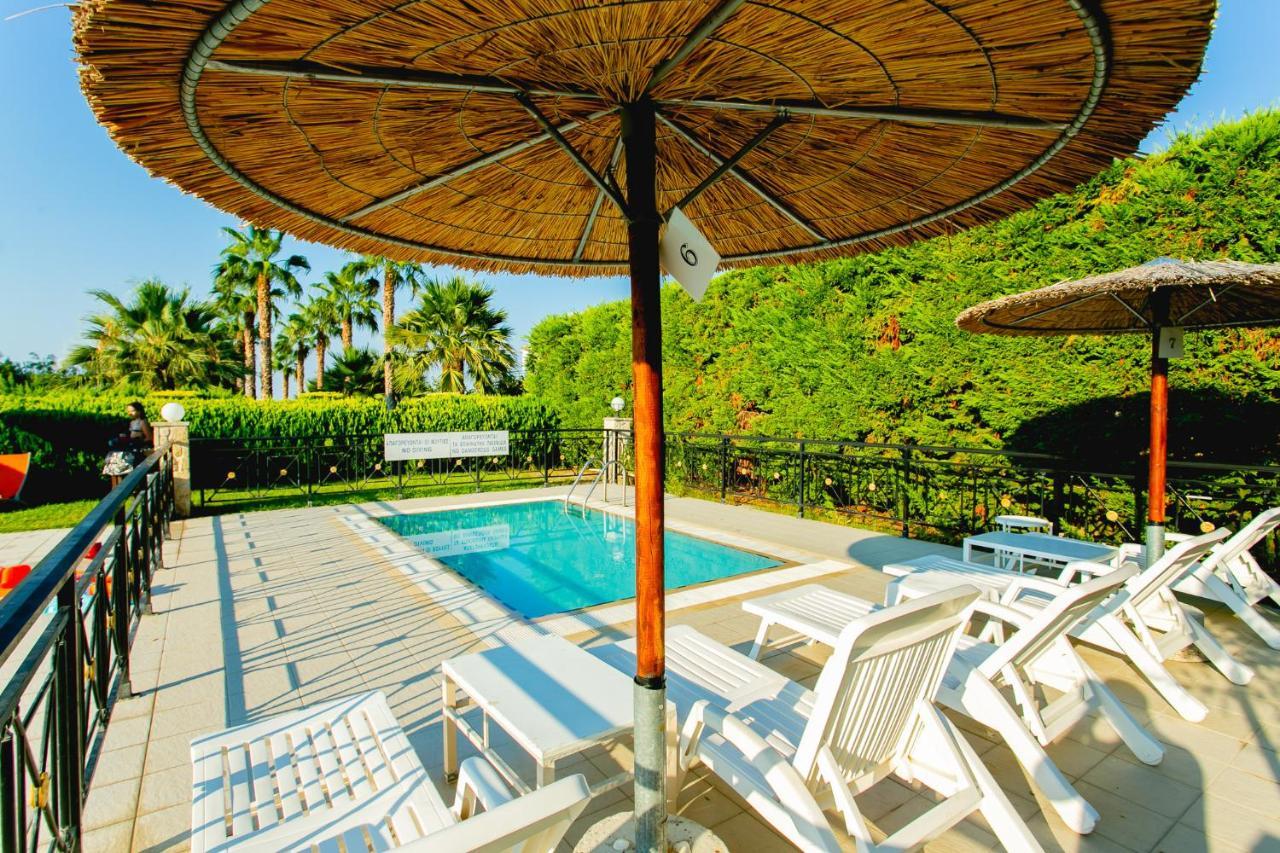 Golden Residence Family Resort Пефкохорі Екстер'єр фото