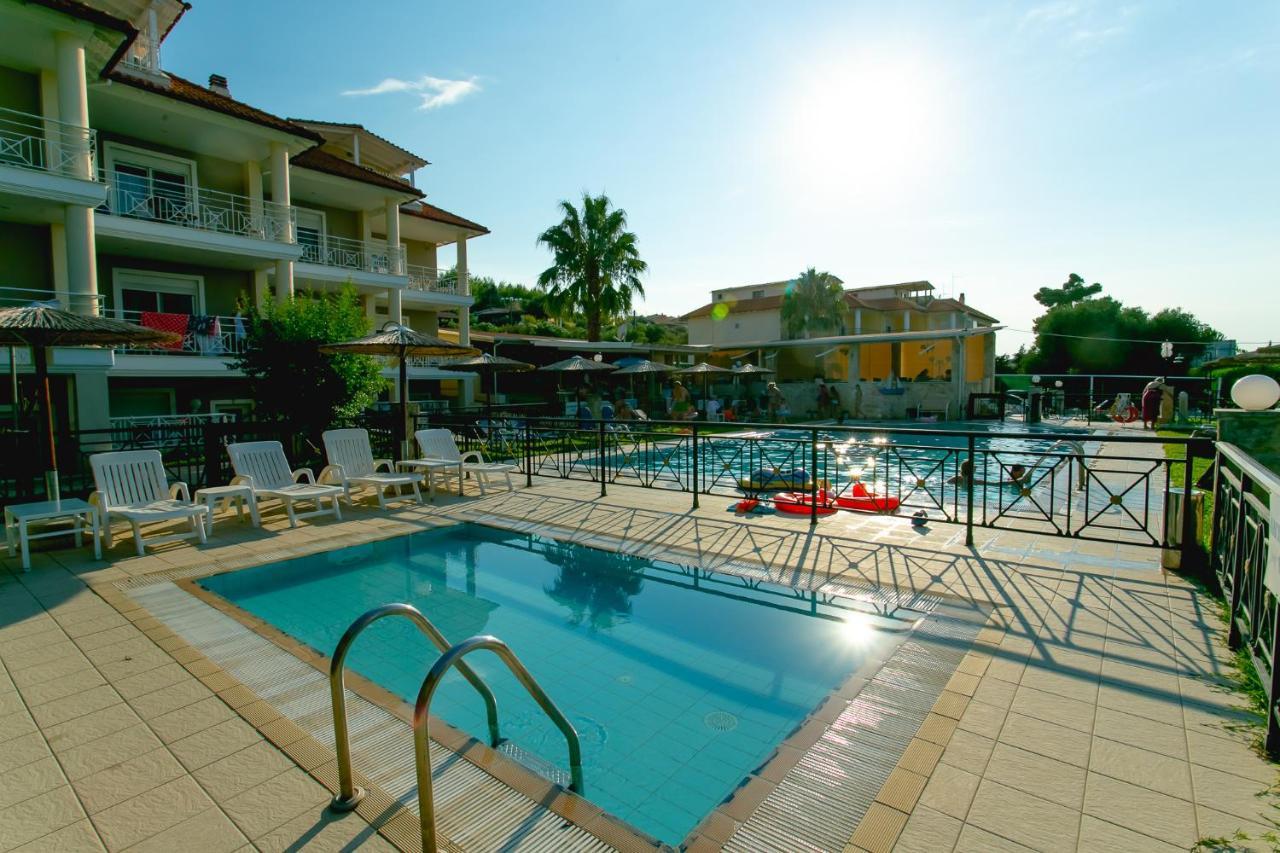 Golden Residence Family Resort Пефкохорі Екстер'єр фото