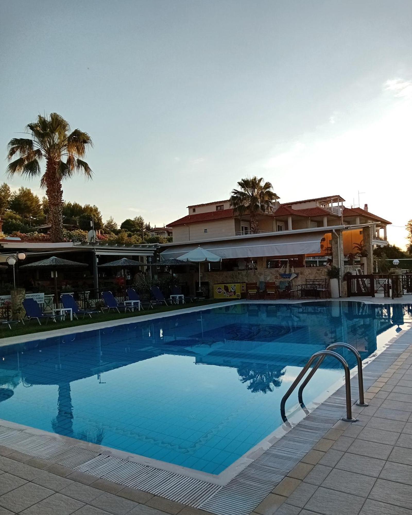 Golden Residence Family Resort Пефкохорі Екстер'єр фото