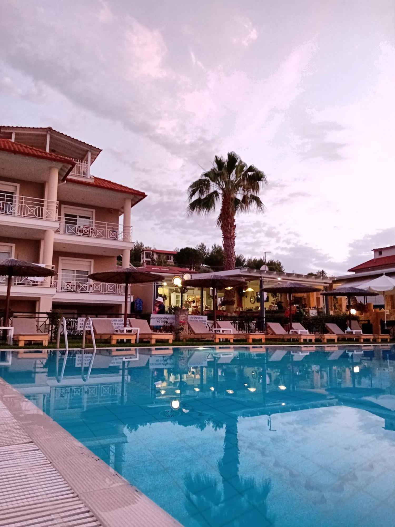 Golden Residence Family Resort Пефкохорі Екстер'єр фото