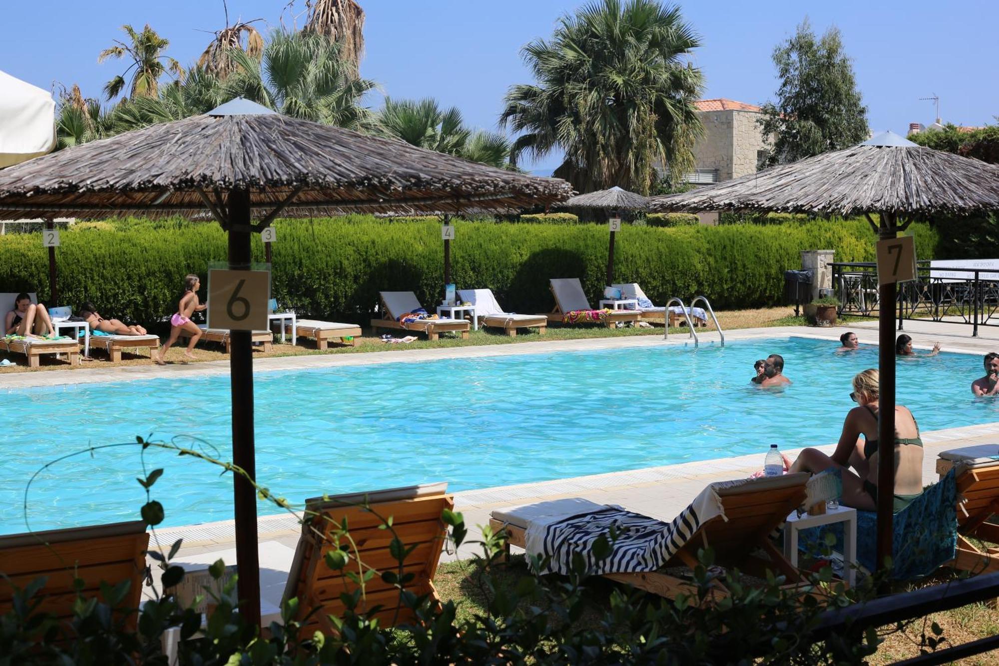 Golden Residence Family Resort Пефкохорі Екстер'єр фото